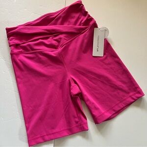 Yogalicious Shorts Size Medium NWT